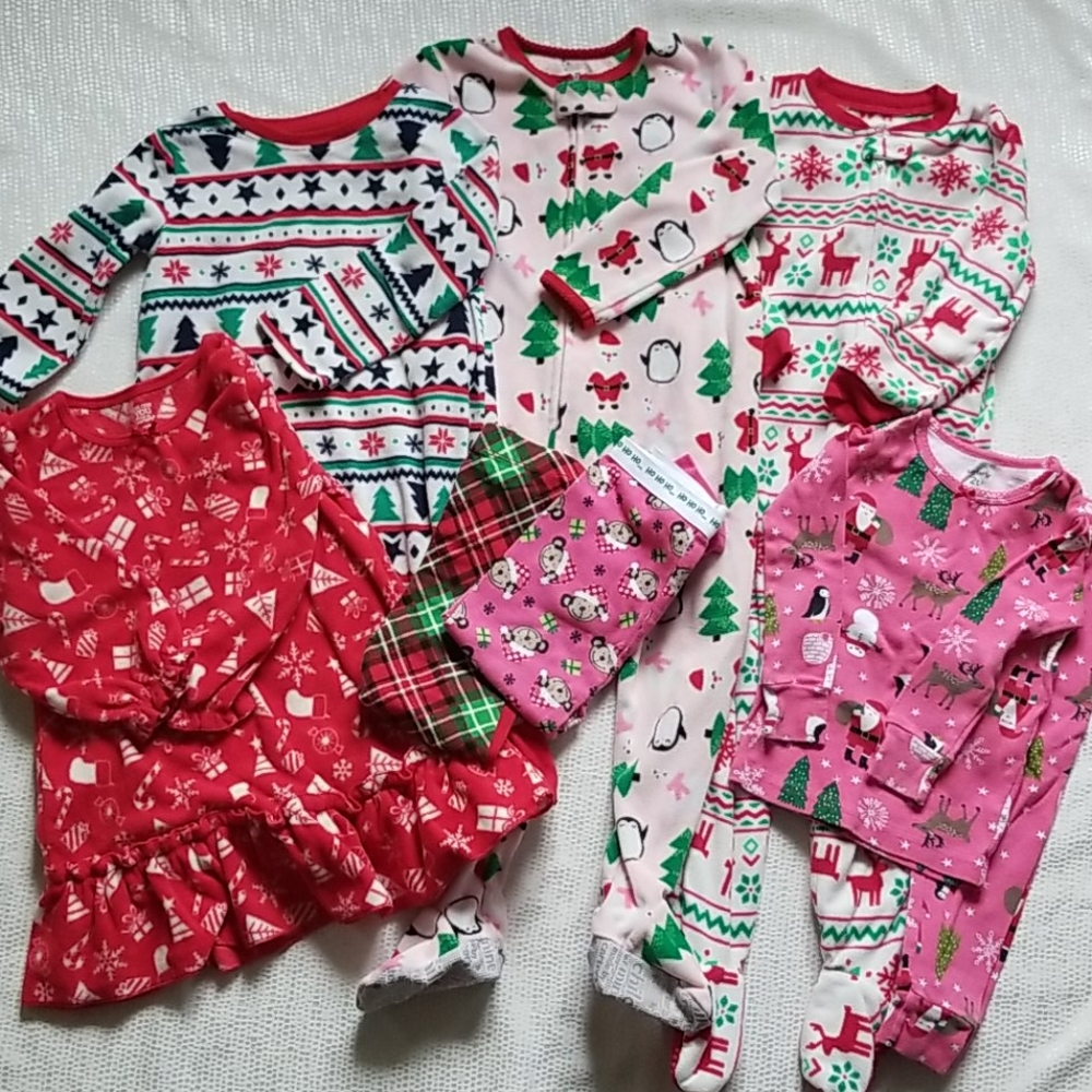 Girl's Christmas pajama bundle